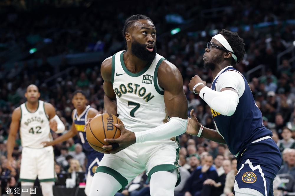 一位熟悉英 一位熟悉英